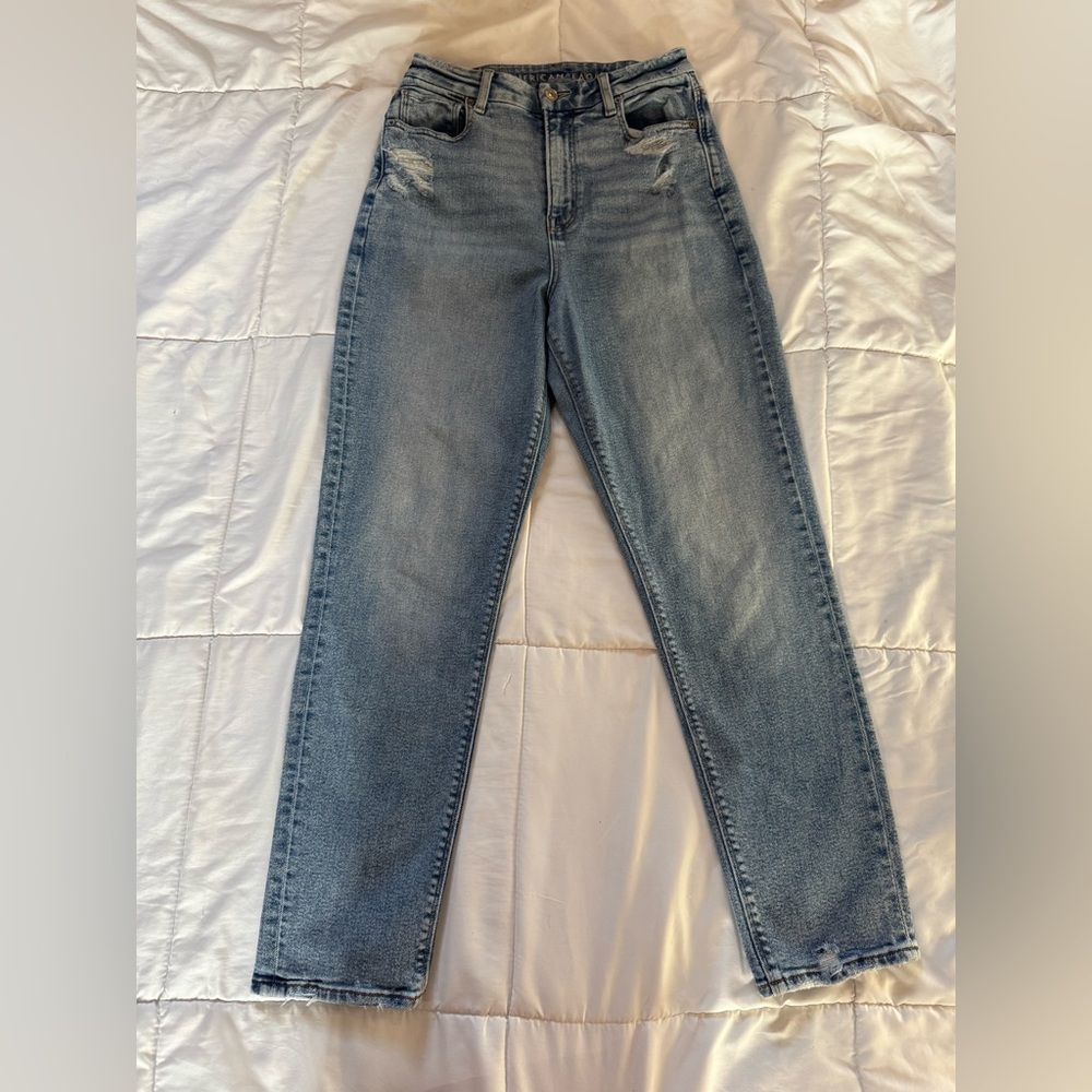 American Eagle Outfitters women curvy mom Jean